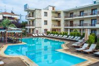 Nereides Hotel – Χανιώτη, Χαλκιδική ✦ 5 Ημέρες (4 Διανυκτερεύσεις) ✦ 2 άτομα + παιδί έως 1 έτους ✦ 1 ✦ 25/06/2026 έως 02/09/2026 ✦ Κοντά στην παραλία!