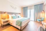 4* Pefkaki Boutique Hotel – Λουτράκι ✦ -40% ✦ 2 Ημέρες (1 Διανυκτέρευση) ✦ 2 άτομα + 1 παιδί έως 1 έτους ✦ 18 ✦ έως 10/01/2027 ✦ Επιλέξτε 3 διανυκτερεύσεις και πληρώστε μόνο τις 2!Δώρο το Πρωινό!