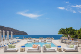 Porto Vitilo Boutique Hotel – Οίτυλο, Μάνη ✦ 2 Ημέρες (1 Διανυκτέρευση) ✦ 2 άτομα + 1 παιδί έως 1 έτους ✦ 2 ✦ έως 01/11/2026 ✦ Μπροστά στη θάλασσα!