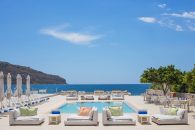 Porto Vitilo Boutique Hotel – Οίτυλο, Μάνη ✦ 2 Ημέρες (1 Διανυκτέρευση) ✦ 2 άτομα + 1 παιδί έως 1 έτους ✦ 2 ✦ έως 01/11/2026 ✦ Μπροστά στη θάλασσα!