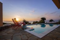 Searocks Exclusive Village – Κιτριές, Μεσσηνία ✦ 3 Ημέρες (2 Διανυκτερεύσεις) ✦ 4 άτομα + 1 παιδί έως 2 ετών ✦ 18 ✦ 09/10/2026 έως 06/10/2027 ✦ Μοναδική θέα!
