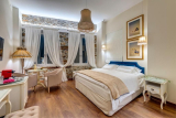 1844 Suites – Ερμούπολη, Σύρος ✦ 2 Ημέρες (1 Διανυκτέρευση) ✦ 2 άτομα + 1 παιδί έως 1 έτους ✦ 1 ✦ έως 31/10/2026 ✦ Κοντά στο κέντρο της Ερμούπολης!