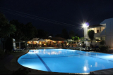 Asterias Bay Hotel – Θεολόγος, Ρόδος ✦ 2 Ημέρες (1 Διανυκτέρευση) ✦ 2 άτομα + 1 παιδί έως 1 έτους ✦ 12 ✦ έως 30/09/2026 ✦ Κοντά σε Παραλία!