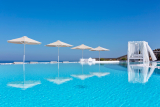 Amber Light Villas – Ημεροβίγλι, Σαντορίνη ✦ 2 Ημέρες (1 Διανυκτέρευση) ✦ 2 άτομα + 1 παιδί έως 1 έτους ✦ 2 ✦ έως 26/10/2026 ✦ Με εκπληκτική θέα στο Αιγαίο Πέλαγος!