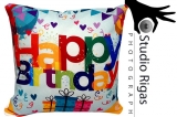 26€ δίχρωμο μαξιλάρι 35x35cm με λευκό το μπροστινό μέρος για να τυπώσετε το σχέδιο ή τη φωτογραφία που θέλετε με τη μέθοδο dye-sublimation και στη πίσω όψη είναι τυπωμένο “Happy Birthday”,στο Studio Rigas στην Πεύκη. Υπέροχο δώρο για τα αγαπημένα σας πρόσωπα με εξαιρετική εκτύπωση και ζωντανά χρώματα!!