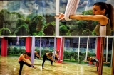 Mε 29€ μηνιαία συνδρομή Aerial Yoga στο Dance Art στη Δάφνη. Τα μαθήματα θα γίνονται δύο (2) φορές την εβδομάδα!!