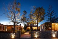 Calme Suites Mani – Μάνη, Μεσσηνία ✦ 2 Ημέρες (1 Διανυκτέρευση) ✦ 3 άτομα + 1 παιδί έως 3 ετών ✦ 1 ✦ έως 31/12/2026 ✦ Κοντά στην παραλία!