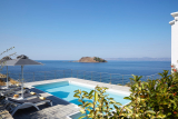 Eleia Seafront Rooms & Villas – Πέτρα, Λέσβος ✦ 4 Ημέρες (3 Διανυκτερεύσεις) ✦ 2 άτομα + 1 παιδί έως και 2 ετών ✦ 18 ✦ έως 13/10/2026 ✦ Κοντά στην Παραλία!