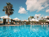 5* Mitsis Royal Mare – Ανισσαράς, Χερσόνησος, Κρήτη ✦ 2 Ημέρες (1 Διανυκτέρευση) ✦ 2 άτομα + 1 παιδί έως 1 έτους ✦ 12 ✦ έως 01/11/2026 ✦ Mitsis Storyland με παιδική απασχόλησηΚοντά στην παραλία!