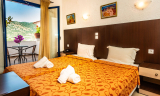 Elena Hotel – Σύβοτα ✦ 2 Ημέρες (1 Διανυκτέρευση) ✦ 2 άτομα + 1 παιδί έως 2 ετών ✦ 1 ✦ έως 30/09/2026 ✦ Επιλέξτε 4 διανυκτερεύσεις και πληρώστε μόνο τις 3!Κοντά στην παραλία!