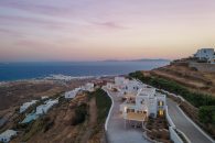 Morfes Luxury Apartments – Τριαντάρος, Τήνος ✦ 3 Ημέρες (2 Διανυκτερεύσεις) ✦ 2 άτομα + 1 παιδί έως 2 ετών ✦ 1 ✦ έως 29/11/2026 ✦ Υπέροχη Τοποθεσία!