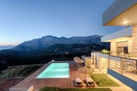 Euphoria Studios – Πλάτωμα, Μάνη ✦ 3 Ημέρες (2 Διανυκτερεύσεις) ✦ 2 άτομα ✦ 18 ✦ έως 01/12/2026 ✦ Μοναδική θέα!