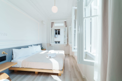 Agora Athens Suites – Σύνταγμα, Αθήνα ✦ 2 Ημέρες (1 Διανυκτέρευση) ✦ 2 άτομα + 1 παιδί έως 2 ετών ✦ 1 ✦ έως 01/02/2027 ✦ Στην καρδιά της Αθήνας!