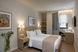 5* Gallery Port Tower Piraeus – Πειραιάς, Αττική ✦ 2 Ημέρες (1 Διανυκτέρευση) ✦ 2 άτομα + 1 παιδί έως 2 ετών ✦ 18 ✦ έως 30/04/2027 ✦ Στο Κέντρο της Πόλης!