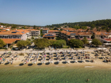 Alkioni by the Sea Hotel – Κασσάνδρα, Χαλκιδική ✦ 3 Ημέρες (2 Διανυκτερεύσεις) ✦ 2 άτομα + 1 παιδί έως 1 έτους ✦ 1 ✦ έως 25/10/2026 ✦ Μπροστά στην παραλία!
