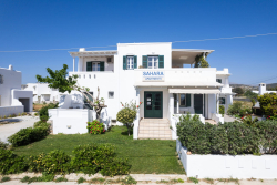 Sahara Beach Apartments – Καστράκι, Νάξος ✦ 2 Ημέρες (1 Διανυκτέρευση) ✦ 2 άτομα + 1 παιδί έως και 3 ετών ✦ 1 ✦ 01/04/2026 έως 31/10/2026 ✦ Κοντά στην παραλία!