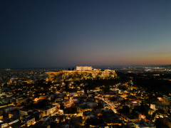 Ermou 26 Hotel – Αθήνα ✦ -15% ✦ 2 Ημέρες (1 Διανυκτέρευση) ✦ 2 άτομα + 1 παιδί έως 3 ετών ✦ 18 ✦ έως 31/12/2026 ✦ Στο κέντρο της πόλης!