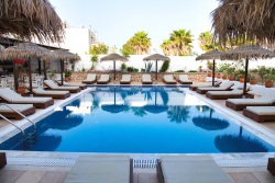 Villa Angira – Καμάρι, Σαντορίνη ✦ 2 Ημέρες (1 Διανυκτέρευση) ✦ 2 άτομα ✦ 2 ✦ έως 15/10/2026 ✦ Υπέροχη Τοποθεσία!