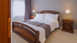 Perdika Residences – Πέρδικα, Αίγινα ✦ -25% ✦ 3 Ημέρες (2 Διανυκτερεύσεις) ✦ 3 άτομα + 1 παιδί έως 2 ετών ✦ 1 ✦ έως 01/11/2026 ✦ Επιλέξτε 4 διανυκτερεύσεις και πληρώστε μόνο τις 3!