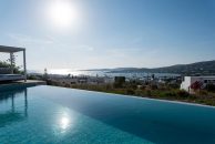 Omilos Beachfront House – Παροικιά, Πάρος ✦ 4 Ημέρες (3 Διανυκτερεύσεις) ✦ έως 8 άτομα ✦ 1 ✦ έως 18/10/2026 ✦ Με Ιδιωτική Πισίνα!