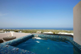 Alyvia Suites – Φοινικιά, Σαντορίνη ✦ 3 Ημέρες (2 Διανυκτερεύσεις) ✦ 2 άτομα + 1 παιδί έως και 2 ετών ✦ 2 ✦ έως 30/10/2026 ✦ Υπέροχη Τοποθεσία!