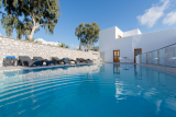 Anamnesis Spa Luxury Apartments – Φηρά, Σαντορίνη ✦ 3 Ημέρες (2 Διανυκτερεύσεις) ✦ 2 άτομα + 1 παιδί έως και 1 έτους ✦ 2 ✦ έως 30/10/2026 ✦ Υπέροχη Τοποθεσία!