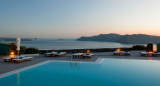 Strogili Traditional Houses – Οία, Σαντορίνη ✦ 3 Ημέρες (2 Διανυκτερεύσεις) ✦ 2 άτομα ✦ 1 ✦ έως 30/10/2026 ✦ Υπέροχη Τοποθεσία!