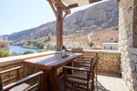 Porto Santo – Γερολιμένας, Μάνη ✦ 3 Ημέρες (2 Διανυκτερεύσεις) ✦ 2 άτομα + 1 παιδί έως 2 ετών ✦ 1 ✦ έως 01/11/2027 ✦ Δίπλα στην παραλία!