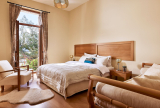 Aktaion Hotel – Αιδηψός, Εύβοια ✦ 2 Ημέρες (1 Διανυκτέρευση) ✦ 2 άτομα + 1 παιδί έως και 3 ετών ✦ 18 ✦ έως 31/12/2026 ✦ Μπροστά στην παραλία!