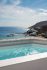 4* Zetine Suites – Αλοπρόνοια, Σίκινος ✦ 3 Ημέρες (2 Διανυκτερεύσεις) ✦ 2 άτομα + 1 παιδί έως 1 έτους ✦ 2 ✦ έως 01/11/2026 ✦ Κοντά στην παραλία!