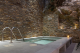 Porto Sereno Andros Suites – Υδρούσα, Άνδρος ✦ -25% ✦ 3 Ημέρες (2 Διανυκτερεύσεις) ✦ 2 άτομα ✦ 1 ✦ έως 31/12/2027 ✦ Επιλέξτε 4 διανυκτερεύσεις και πληρώστε μόνο τις 3!Κοντά στο λιμάνι!
