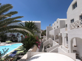 Anny Studios & Rooms Perissa – Περίσσα, Σαντορίνη ✦ 2 Ημέρες (1 Διανυκτέρευση) ✦ 2 άτομα + 1 παιδί έως 1 έτους ✦ 1 ✦ έως 10/10/2026 ✦ Κοντά στην Παραλία!