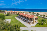 Terra d’Oro Villas – Ιερισσός, Χαλκιδική ✦ 4 Ημέρες (3 Διανυκτερεύσεις) ✦ 6 άτομα + 1 παιδί έως 1 έτους ✦ 1 ✦ έως 12/10/2026 ✦ Δίπλα στη θάλασσα!