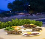 Ταβέρνα – Το Έλατο – Χασιά – 25€ από 50€ (Έκπτωση 50%) για Πλήρες Γεύμα 2 Ατόμων στη Χασιά με παραδοσιακές γεύσεις στην Ταβέρνα «Το Έλατο»! Κάθε Σάββατο βράδυ και Κυριακή μεσημέρι διασκεδάστε με Ζωντανή Μουσική και απολαύστε ένα πλούσιο δείπνο με τις ομορφότερες εικόνες που γεμίζουν τη ματιά κάθε επισκέπτη με θέα το βουνό της Πάρνηθας!!!