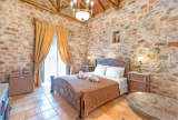 4* Castello di Haria – Διρός, Μάνη ✦ -25% ✦ 2 Ημέρες (1 Διανυκτέρευση) ✦ 2 άτομα + 1 παιδί έως 1 έτους ✦ 2 ✦ έως 31/10/2026 ✦ Επιλέξτε 4 διανυκτερεύσεις και πληρώστε μόνο τις 3!