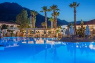 4* Golden Coast Hotel & Bungalows – Νέα Μάκρη ✦ -30% ✦ 2 Ημέρες (1 Διανυκτέρευση) ✦ 2 άτομα + 1 παιδί έως 11 ετών ✦ 12 ✦ έως 09/10/2026 ✦ ΠΑΙΔΙΚΗ ΑΠΑΣΧΟΛΗΣΗ / ΠΡΟΓΡΑΜΜΑ ΨΥΧΑΓΩΓΙΑΣ!Μπροστά στην παραλία!