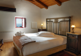 4* Lithos Stone Suites – Αρεόπολη, Μάνη ✦ 2 Ημέρες (1 Διανυκτέρευση) ✦ 2 άτομα + 1 παιδί έως 4 ετών ✦ 2 ✦ έως 31/12/2026 ✦ Υπέροχη τοποθεσία!