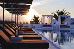 4* Livin Mykonos Hotel – Δραφάκι, Μύκονος ✦ 2 Ημέρες (1 Διανυκτέρευση) ✦ 2 άτομα ✦ 18 ✦ 26/04/2026 έως 11/10/2026 ✦ Υπέροχη Τοποθεσία!