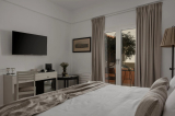 4* Papi Boutique Hotel – Βαθύ, Αίγινα ✦ -25% ✦ 2 Ημέρες (1 Διανυκτέρευση) ✦ 2 άτομα + 1 παιδί έως 2 ετών ✦ 2 ✦ έως 31/10/2026 ✦ Επιλέξτε 4 διανυκτερεύσεις και πληρώστε μόνο τις 3!