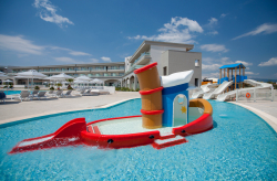 5* Blue Lagoon Princess – Καλύβες Πολυγύρου, Χαλκιδική ✦ -40% ✦ 2 Ημέρες (1 Διανυκτέρευση) ✦ 2 άτομα + 1 παιδί έως 12 ετών ✦ 12 ✦ έως 11/10/2026 ✦ Επιλέξτε 4 διανυκτερεύσεις και πληρώστε μόνο τις 3!ΝΕΡΟΤΣΟΥΛΗΘΡΕΣ!Μπροστά στην παραλία!
