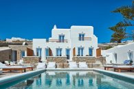 Mykonos Waves – Μύκονος ✦ 2 Ημέρες (1 Διανυκτέρευση) ✦ 2 άτομα + 1 παιδί έως 2 ετών ✦ 2 ✦ έως 26/09/2026 ✦ Κοντά σε Παραλία!