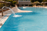 Makednos Hotel – Νικήτη, Χαλκιδική ✦ 2 Ημέρες (1 Διανυκτέρευση) ✦ 2 άτομα + 2 παιδιά, 1 έως 12 ετών και 1 έως 2 ετών ✦ 8 ✦ 09/09/2026 έως 19/09/2026 ✦ Δίπλα στην παραλία!