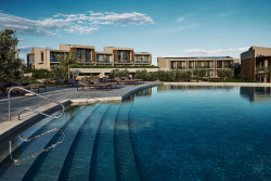 5* Zelia Resort & Spa – Ποτίδαια, Χαλκιδική ✦ -10% ✦ 4 Ημέρες (3 Διανυκτερεύσεις) ✦ 2 άτομα ✦ 8 ✦ 09/09/2026 έως 13/09/2026, για 3 νύχτες ✦ Μοναδική Θέα!
