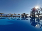4* Long Beach Resort Hotel – Αίγιο ✦ -30% ✦ 6 Ημέρες (5 Διανυκτερεύσεις) ✦ 2 άτομα + 1 παιδί έως 11 ετών ✦ 12 ✦ έως 24/08/2026 ✦ Παιδική απασχόληση!Μπροστά στην παραλία!