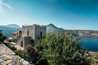 Akrolithi Guesthouse – Οίτυλο, Μάνη ✦ 2 Ημέρες (1 Διανυκτέρευση) ✦ 2 άτομα ✦ 2 ✦ έως 16/11/2026 ✦ Early check in και Late check out κατόπιν διαθεσιμότητας!