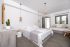 Aqualung Suites – Καμάρι, Σαντορίνη ✦ 2 Ημέρες (1 Διανυκτέρευση) ✦ 2 άτομα ✦ 1 ✦ έως 31/10/2026 ✦ Κοντά στην Παραλία!