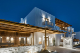 Arco Solium Suites – Αδάμαντας, Μήλος ✦ 2 Ημέρες (1 Διανυκτέρευση) ✦ 2 άτομα ✦ 2 ✦ έως 31/10/2026 ✦ Εξαιρετική Τοποθεσία κοντά στο Λιμάνι!