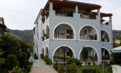 Delphin Rooms | Σύβοτα