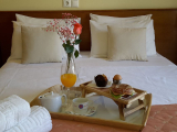 Cityzen Hotel – Λουτράκι ✦ -30% ✦ 2 Ημέρες (1 Διανυκτέρευση) ✦ 2 άτομα + 1 παιδί έως 1 έτους ✦ 2 ✦ έως 21/09/2026 ✦ Επιλέξτε 3 διανυκτερεύσεις και πληρώστε μόνο τις 2!Στο κέντρο της πόλης!