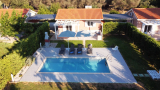 Cypress Garden Villas – Σβορωνάτα, Κεφαλονιά ✦ 4 Ημέρες (3 Διανυκτερεύσεις) ✦ 2 άτομα ✦ 1 ✦ έως 29/10/2026 ✦ Κοντά στην παραλία!